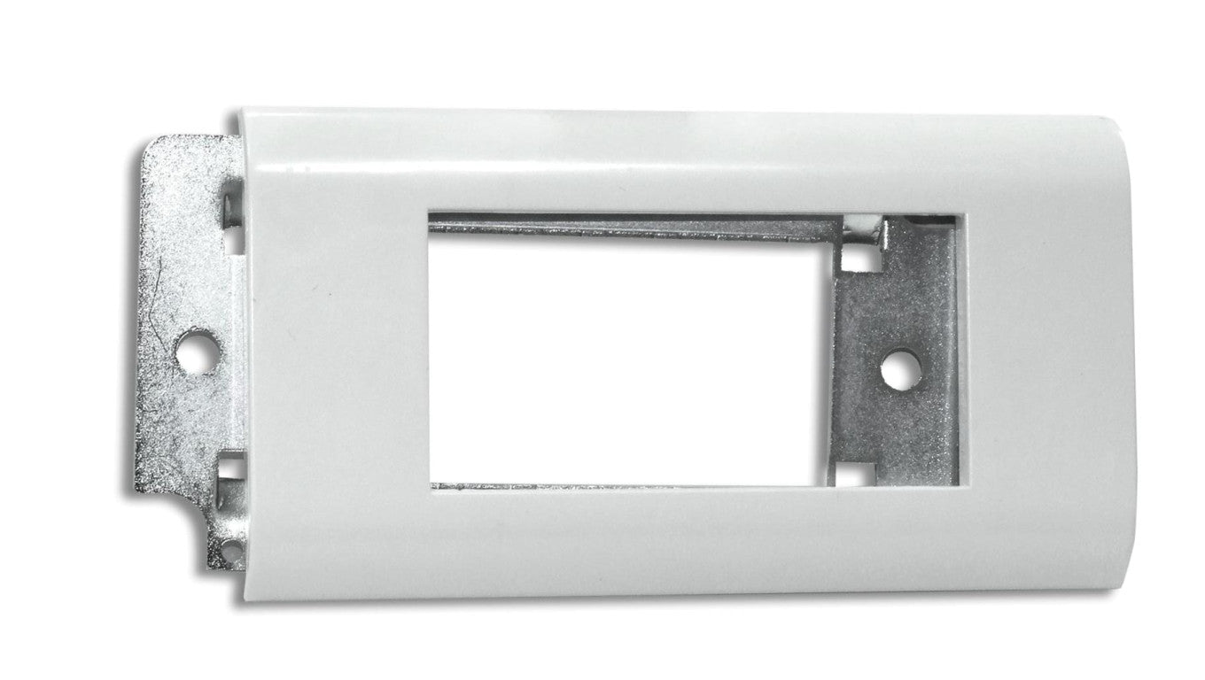 Ramka maskująca 4-modułowa z uchwytem metalowym, do kanałów KP90x60, 110x60, 130x60, 150x60 i puszek PU-4 RAMK-4/M