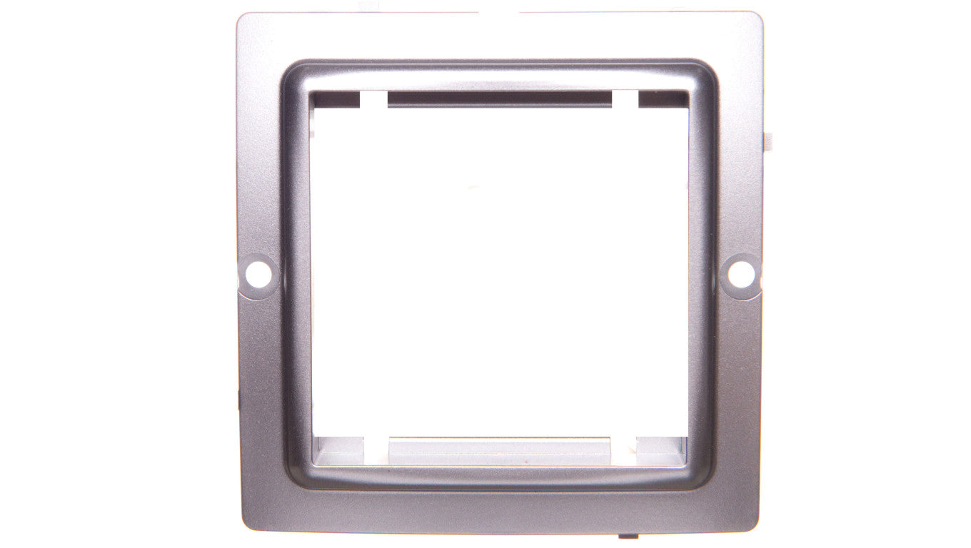 Simon Basic Adapter (przejściówka) na osprzęt standardu 45×45mm srebrny mat BMA