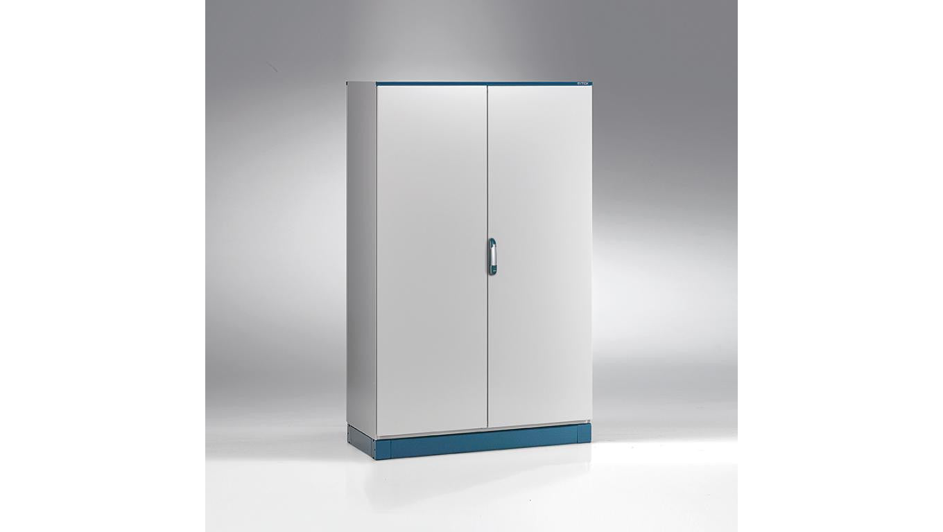 Szafa do magazynów energii 1200x1200x400mm z izolacją termiczną IP55