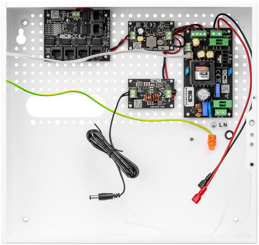 Zestaw do zasilania buforowego 5 odbiorników PoE BCS POWER BCS-UPS/IP4/E-S