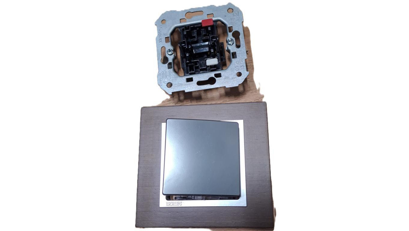 Wyłącznik simon 82 drewno-wenge z ramką seria nature klawisz aluminium+ mechanizm