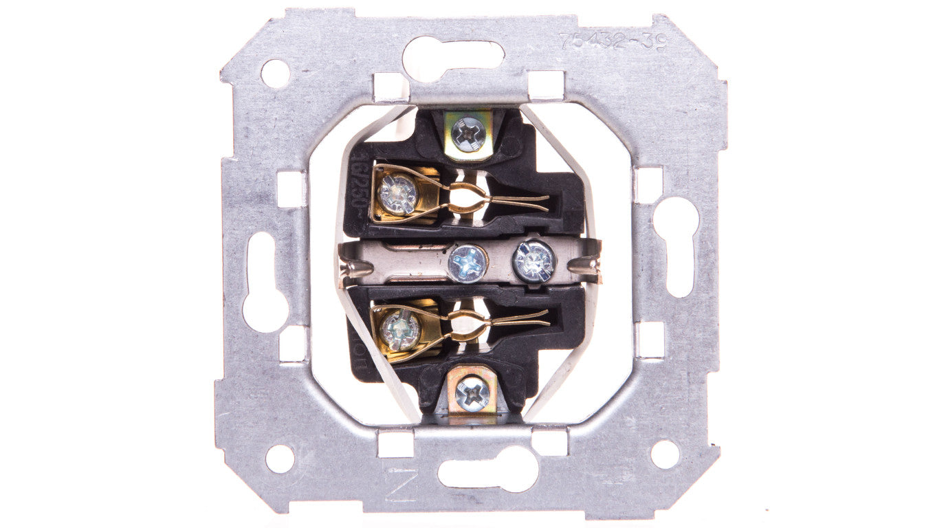 Simon 82 Gniazdo pojedyncze SCHUKO z/u 16A mechanizm 75432-39